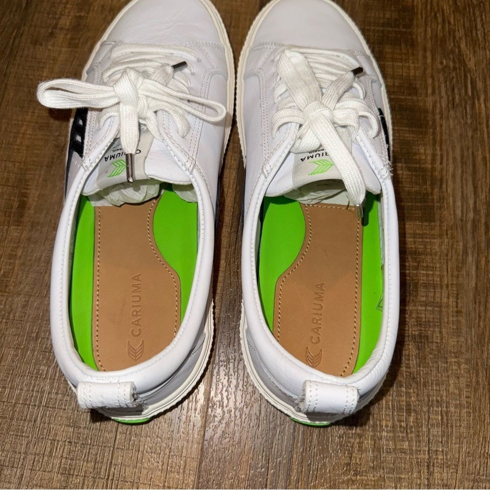 Cariuma White Leather Casual Sneakers Men’s 8.5 / Women’s 10 Black Logo - Picture 4 of 10